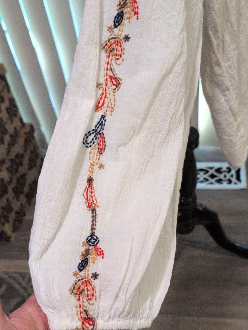 Good Hart Boho Embroidered Top - Picture 5 of 5